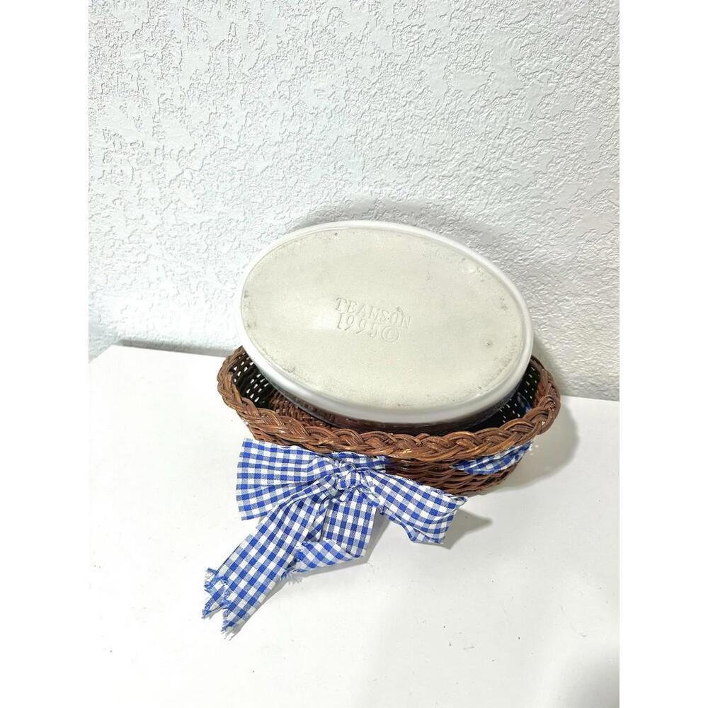 Teamson 1995 Casserole Baking Dish Oval Country Home and Woven Basket with Bow - Picture 4 of 13